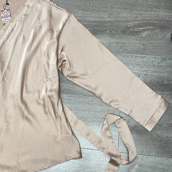 NWT Boohoo Satin Wrap Top Long Sleeve Blouse Nude 20 - Picture 6 of 16